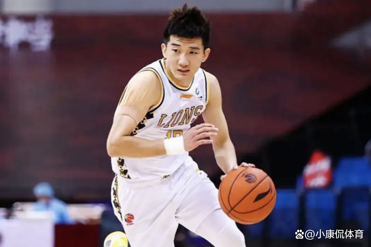 公牛轻取上海队，孙铭徽带队取胜