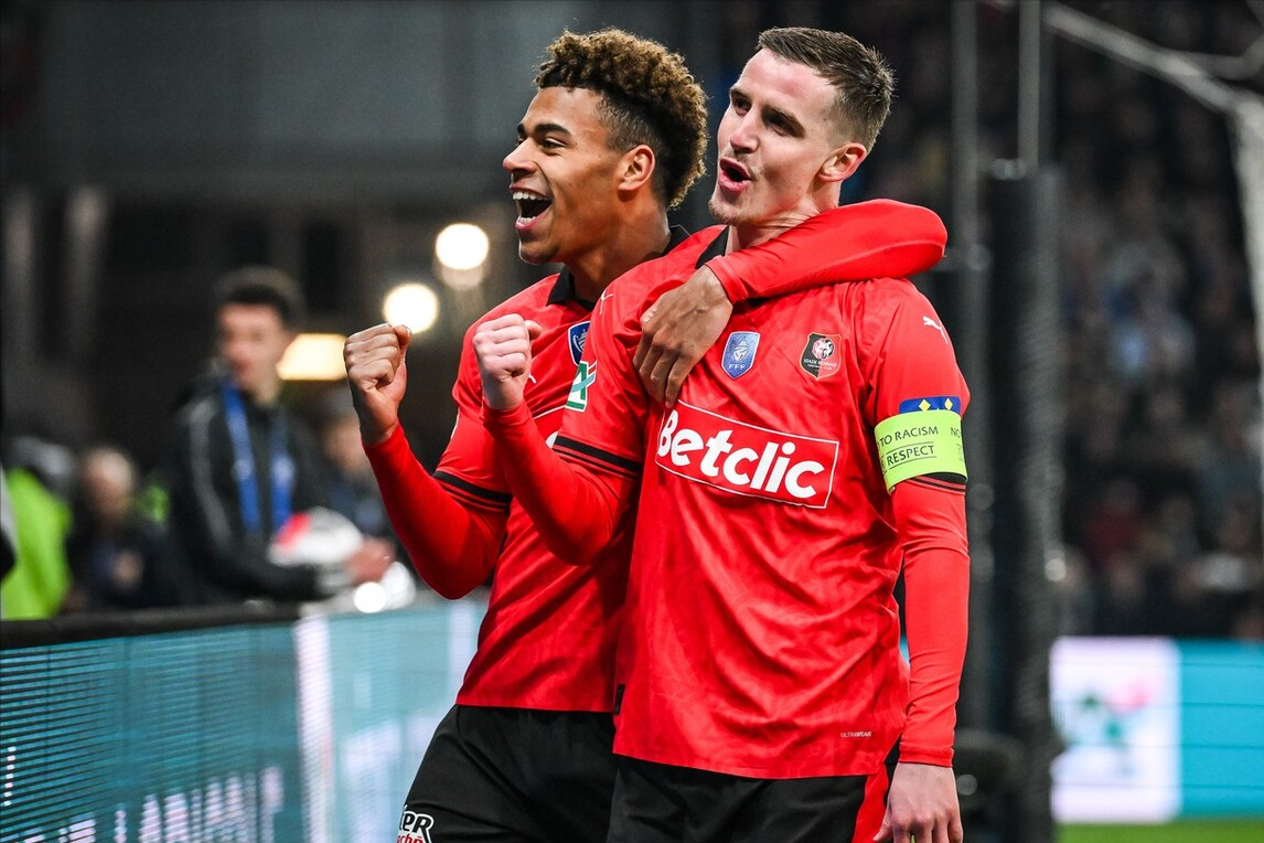 里尔队与雷恩队的比赛吸引众多球迷目光 里尔队与雷恩队的比赛吸引众多球迷目光