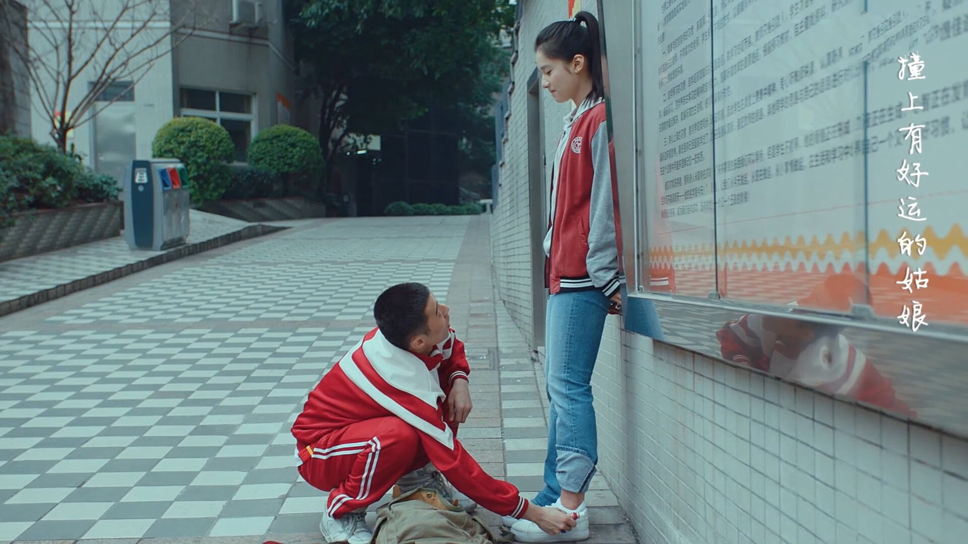 黑羽逆袭,鹈鹕总决赛首战力克雄鹿,改写联盟剧本